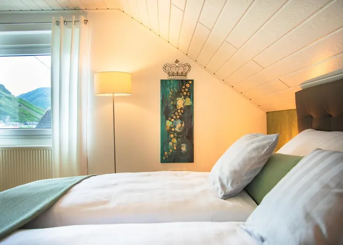 Appartement Happy Place Mit Moselpanoramablick, Dachterrasse Und Sauna Zell